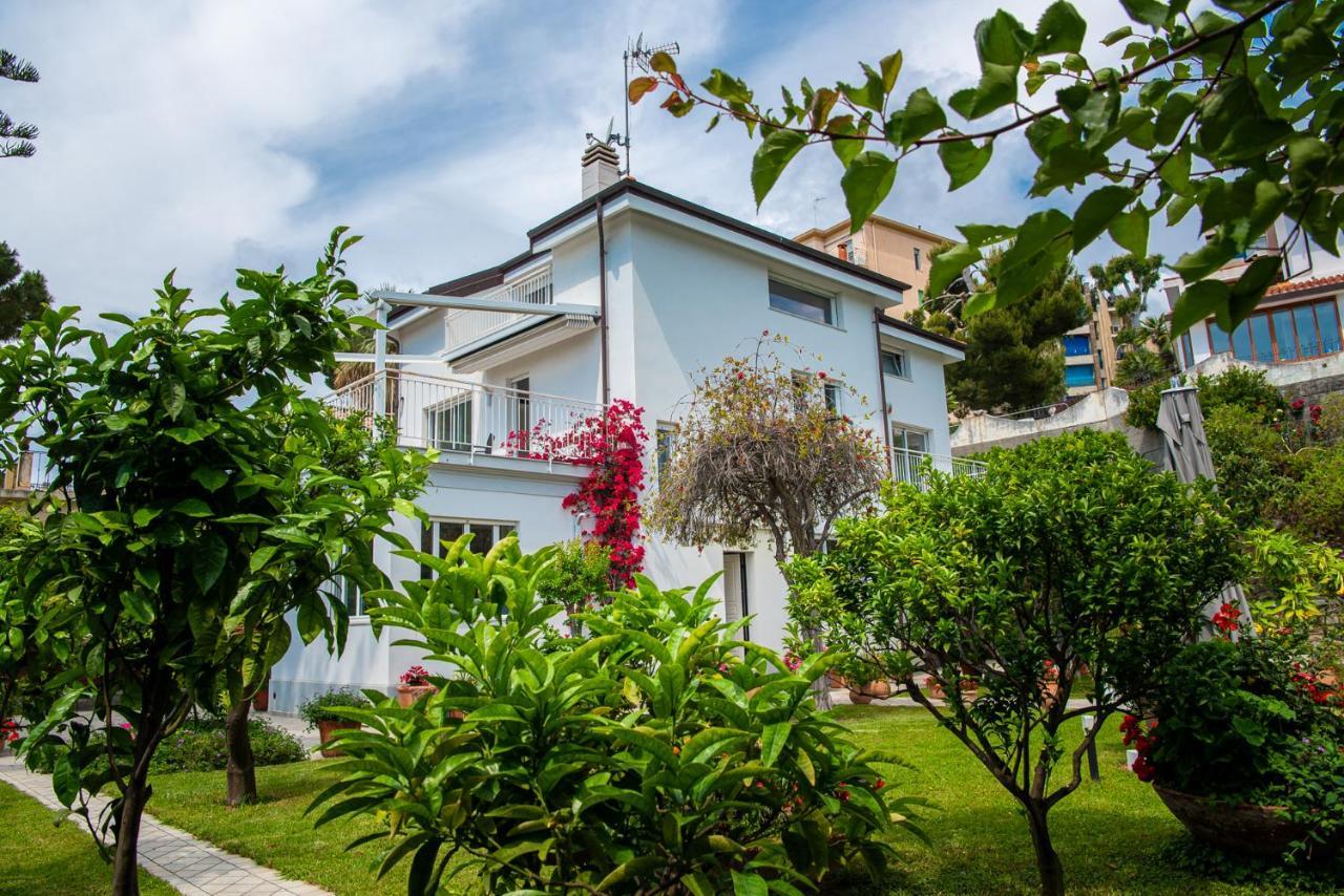 Magnificent Villa 산레모 외부 사진